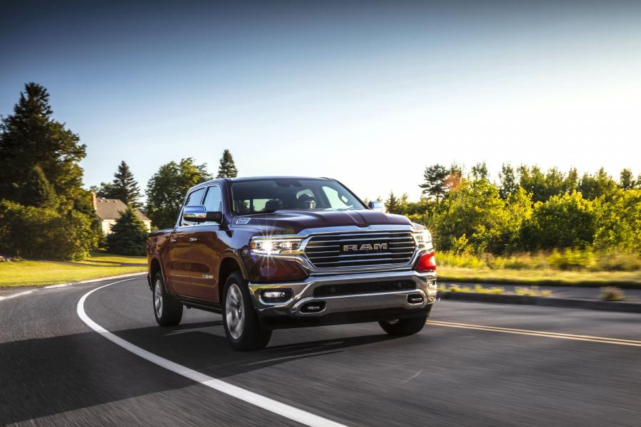  Ram 1500 Laramie Longhorn Crew Cab EcoDiesel (DT) 2019 года  (фото 1 из 15)
